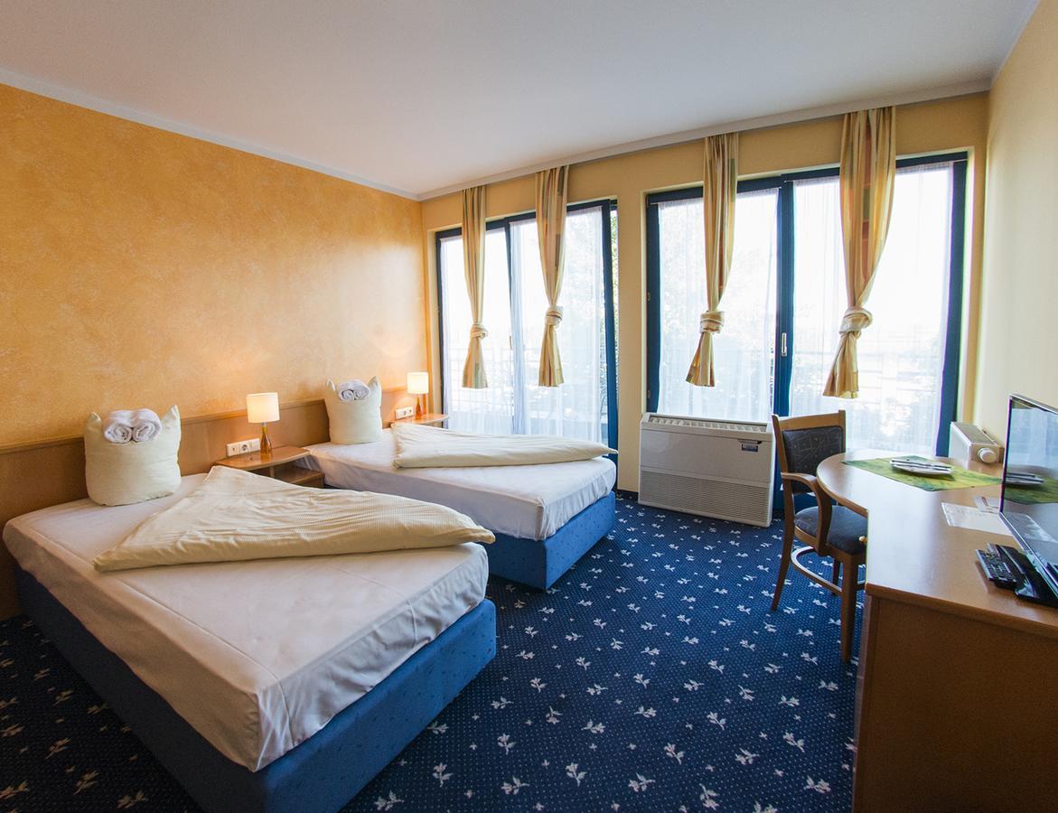 The Flames Hotel Sankt Marienkirchen bei Schärding Eksteriør billede
